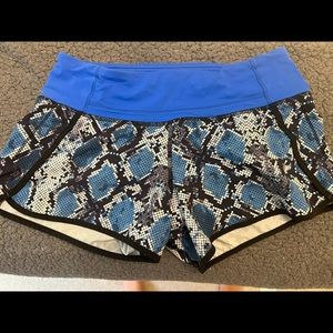 Lululemon speed up low-rise short size 4